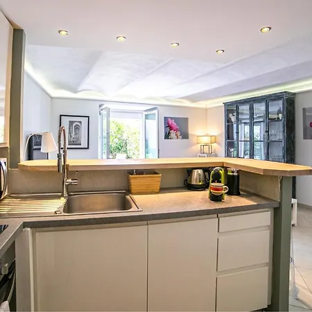Guestready - Very Nice With Ac And Terrace For 2 Persons * Cannes